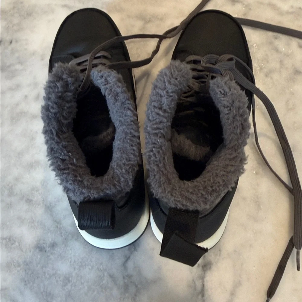 Black Faux Fur Lined High-Top snow boots - Picture 2 of 7